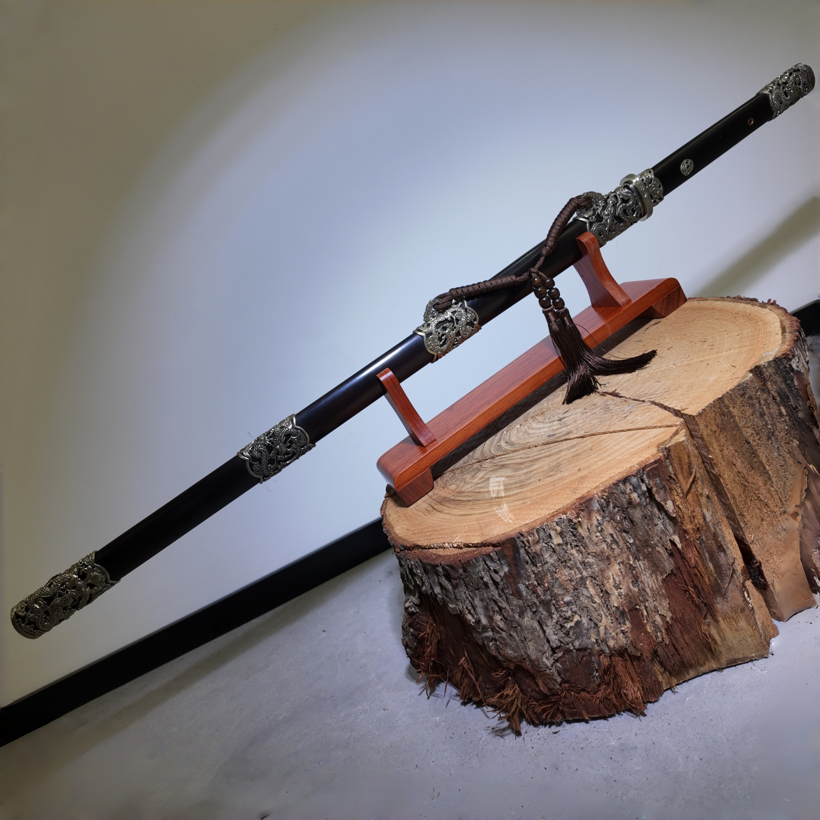 108cm Cloud Dragon Tang Heng Dao with Hollow-Out Dragon Fittings & Ebony Scabbard