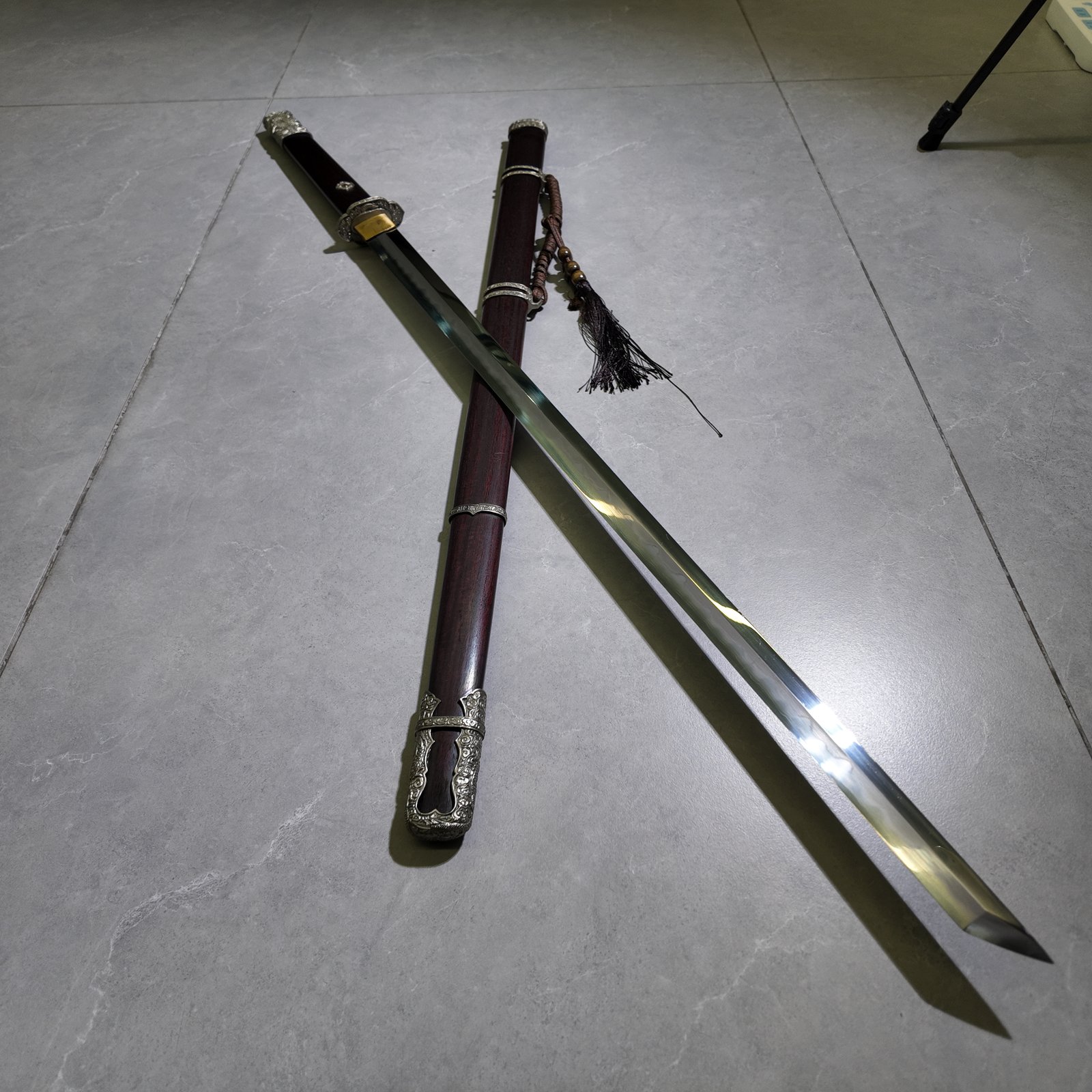 Dark Wood Gold and Silver Relief Tang Dao – High-Density Purple-Brown Solid Wood Scabbard, Gold-Silver Dragon Pattern Hardware, High Mirror Wave Pattern Steel Blade, Classical Elegant Collection Sword - Image 6