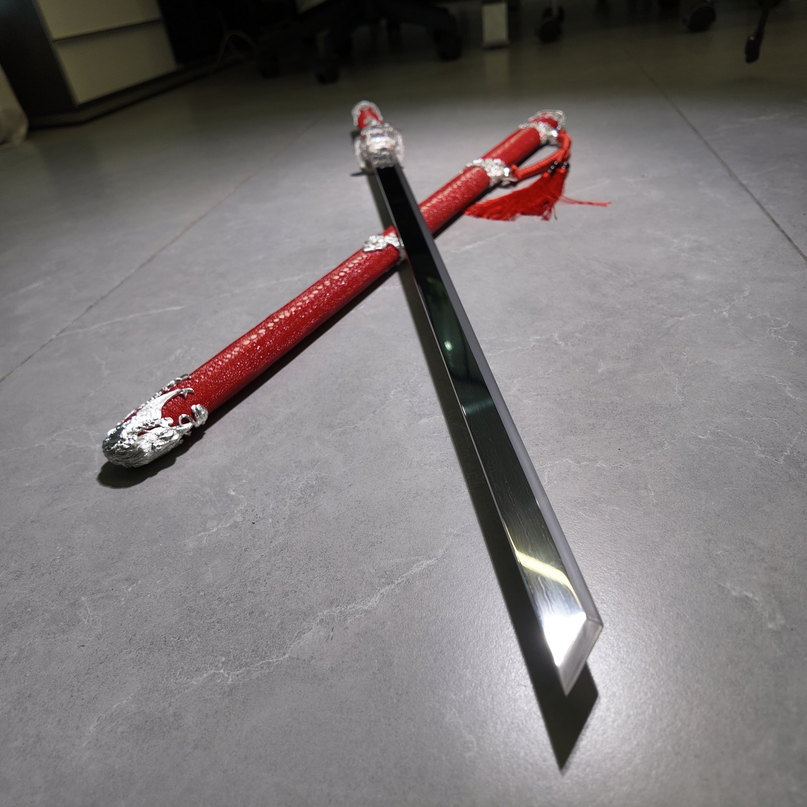104cm Tang Heng Dao – Red Leather Scabbard & Full Silver 3D Dragon Fittings