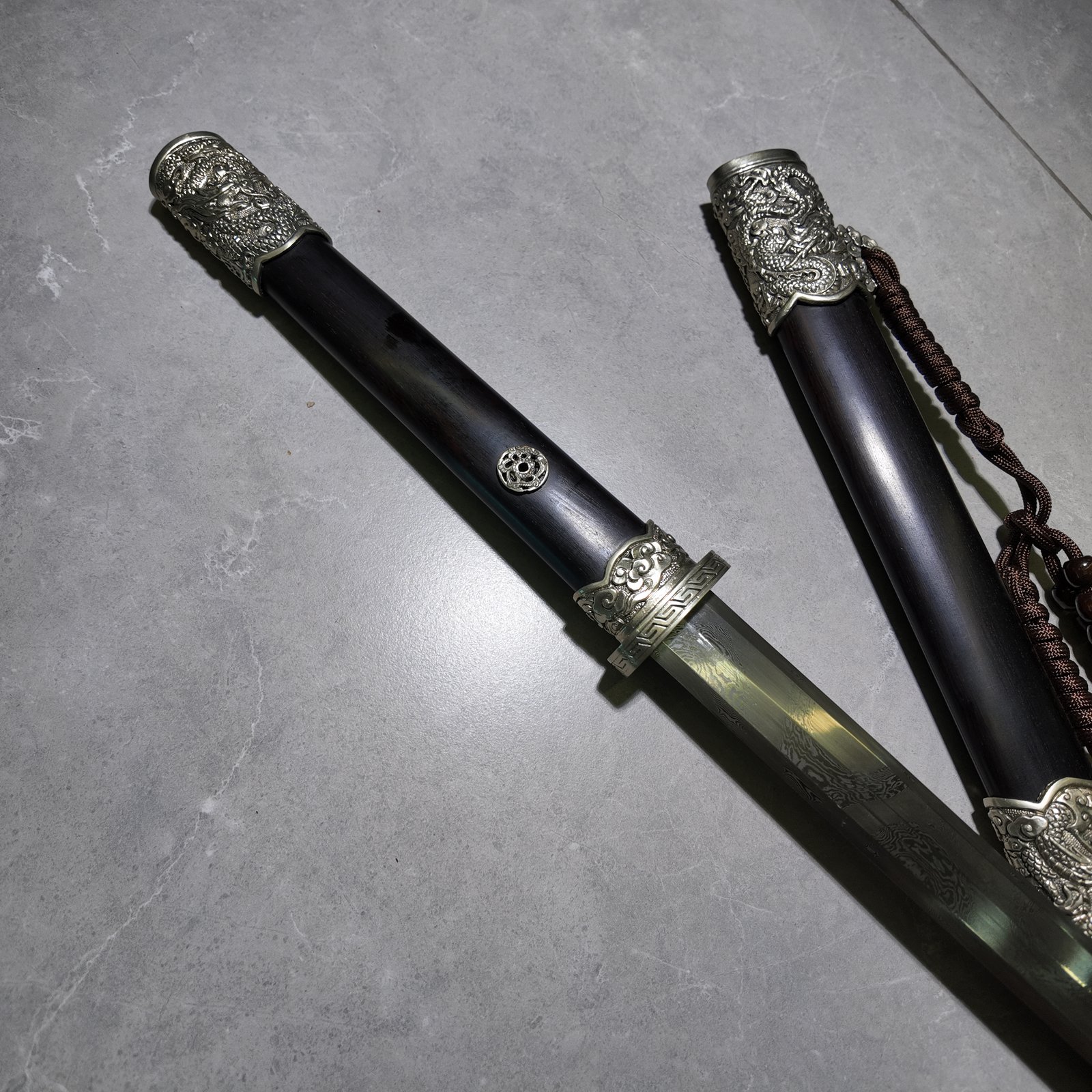 Large Ornamental Ming-Style War Sword – 107cm Dark Ebony Long Dao, Folded Steel, Antiqued Dragon Fittings - Image 4