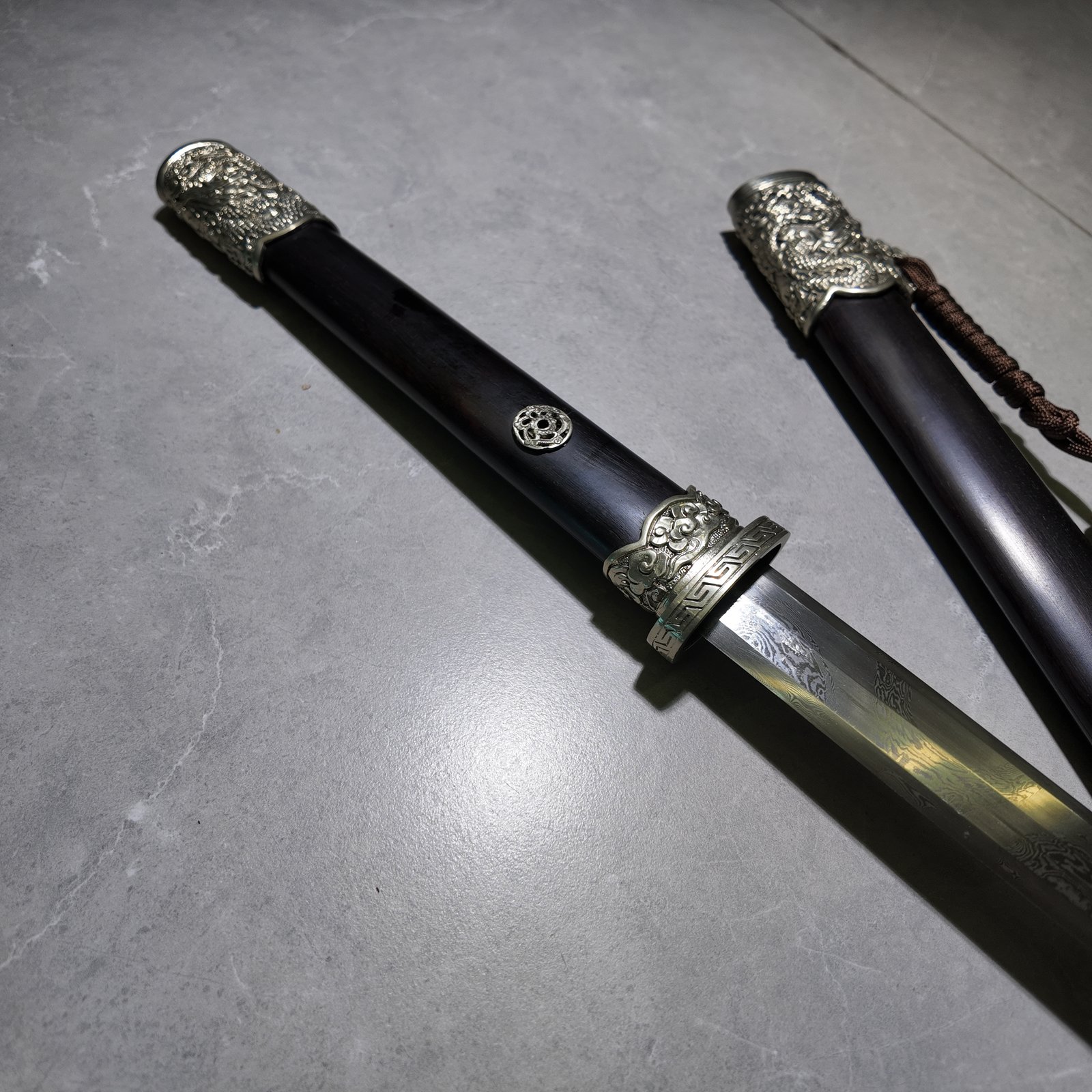 Large Ornamental Ming-Style War Sword – 107cm Dark Ebony Long Dao, Folded Steel, Antiqued Dragon Fittings - Image 3